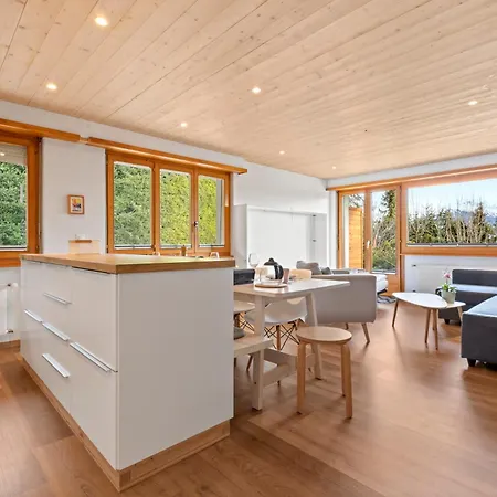 Avec Terrasse, Proche Du Centre