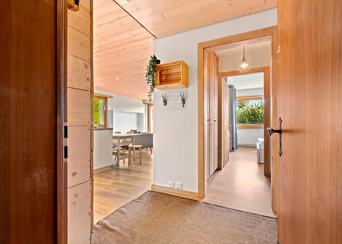 Avec Terrasse, Proche Du Centre